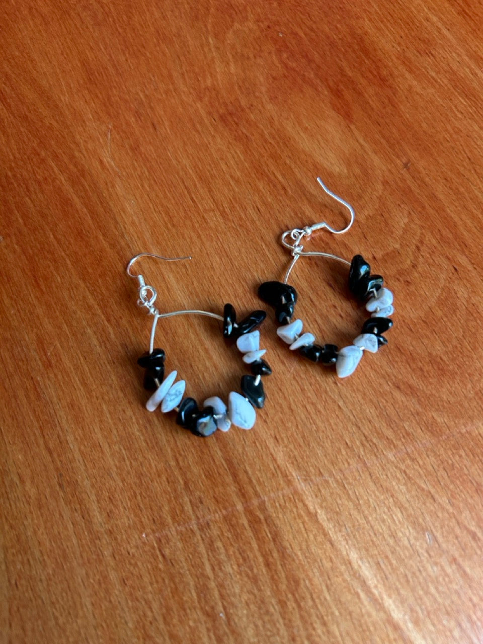 Black and White Stone Chip Teardrop Hoops